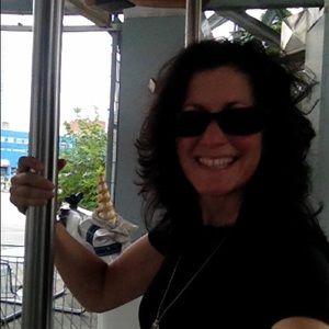 Meet your Posher, Chari